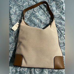 NWT Women’s handbag, beige canvas & brown leather straps, bucket style, zipper .